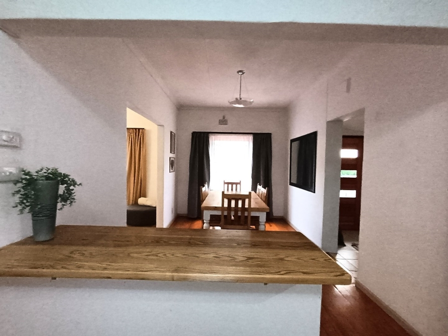 To Let 4 Bedroom Property for Rent in Avondale Western Cape